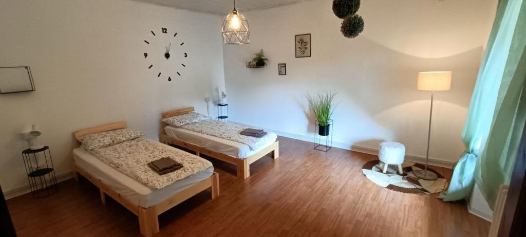 Postel nebo postele na pokoji v ubytování Antico Albergo di Cavaglia Sterna