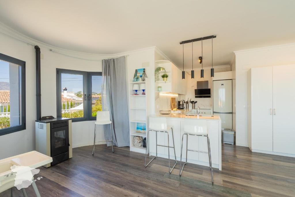 Kuchyň nebo kuchyňský kout v ubytování CostaBlancaDreams Villa Hermosa in Calpe
