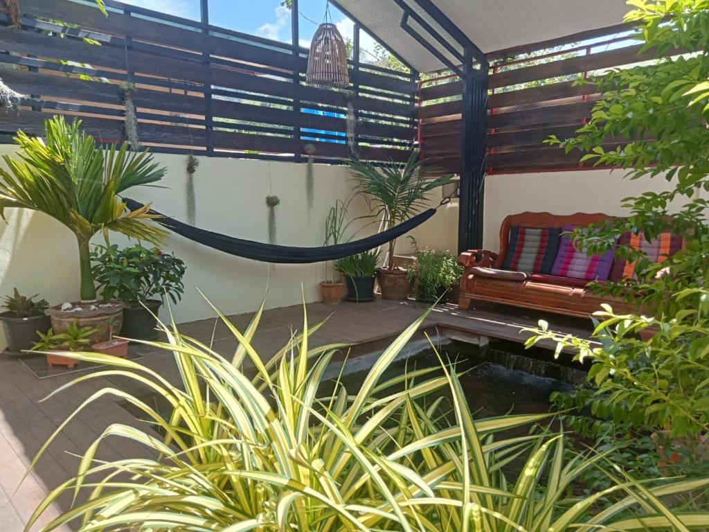 Zahrada ubytování COWORX Koh Lanta