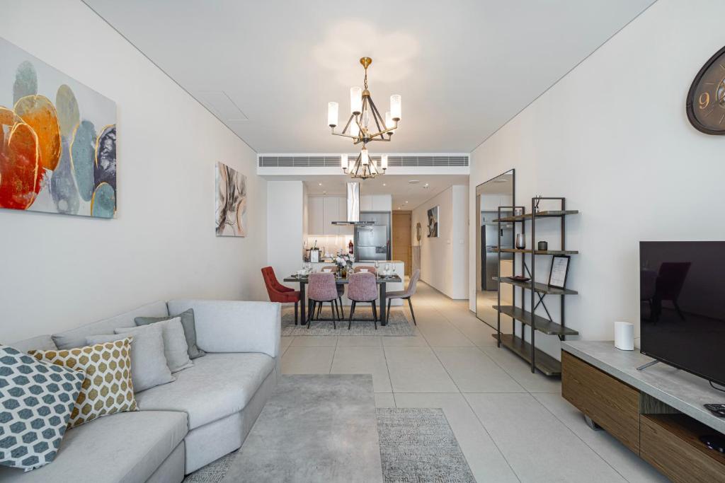 Daniels 3BR with M Address JBR Dubai Eye View