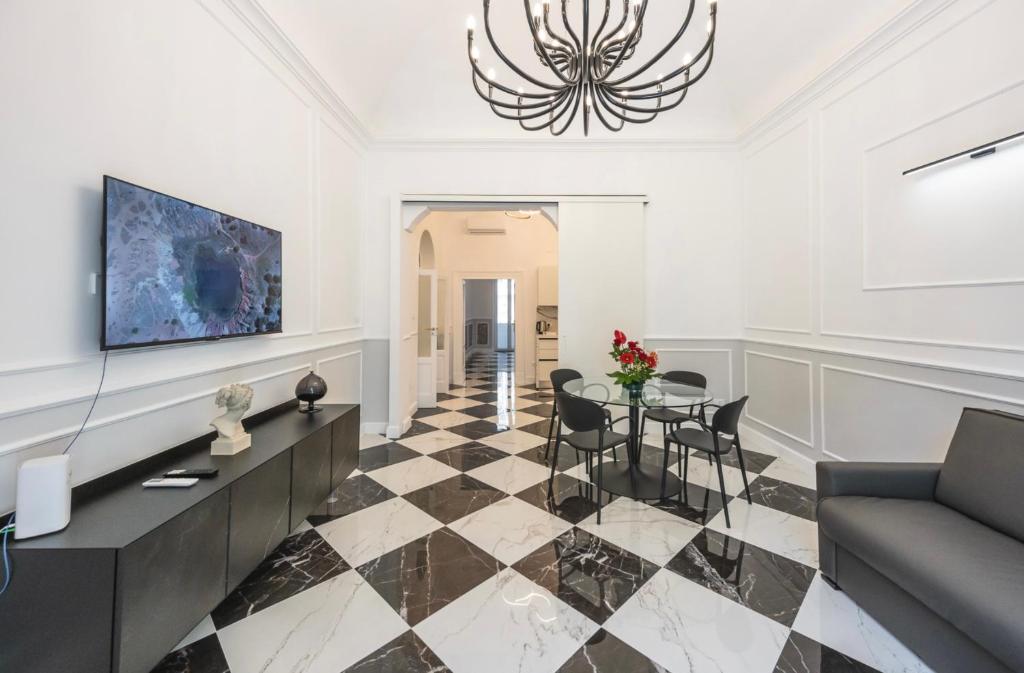 Khu vực ghế ngồi tại Nitti 76 Luxury Apartment