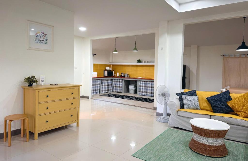 Η κουζίνα ή μικρή κουζίνα στο 228 sqm large house gated community