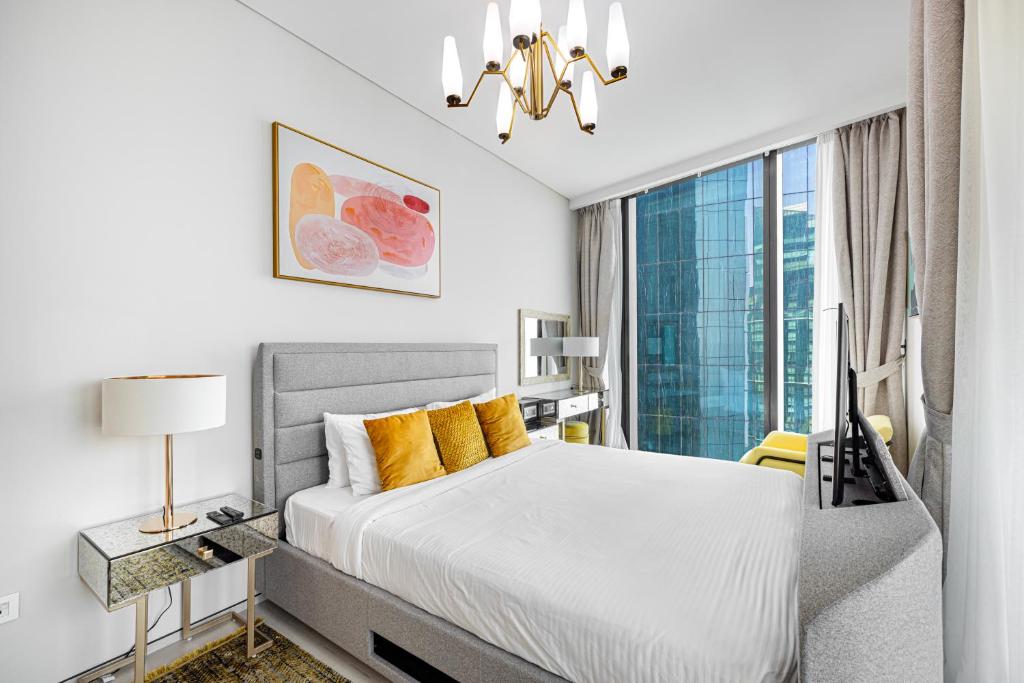 Daniels 3BR with M Address JBR Dubai Eye View