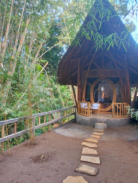 Foto dalla galleria di Bamboohouse pondok salacca #salacca inn a Manggis