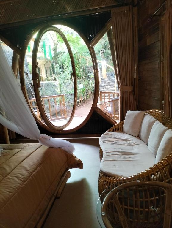 Area soggiorno di Bamboohouse pondok salacca #salacca inn