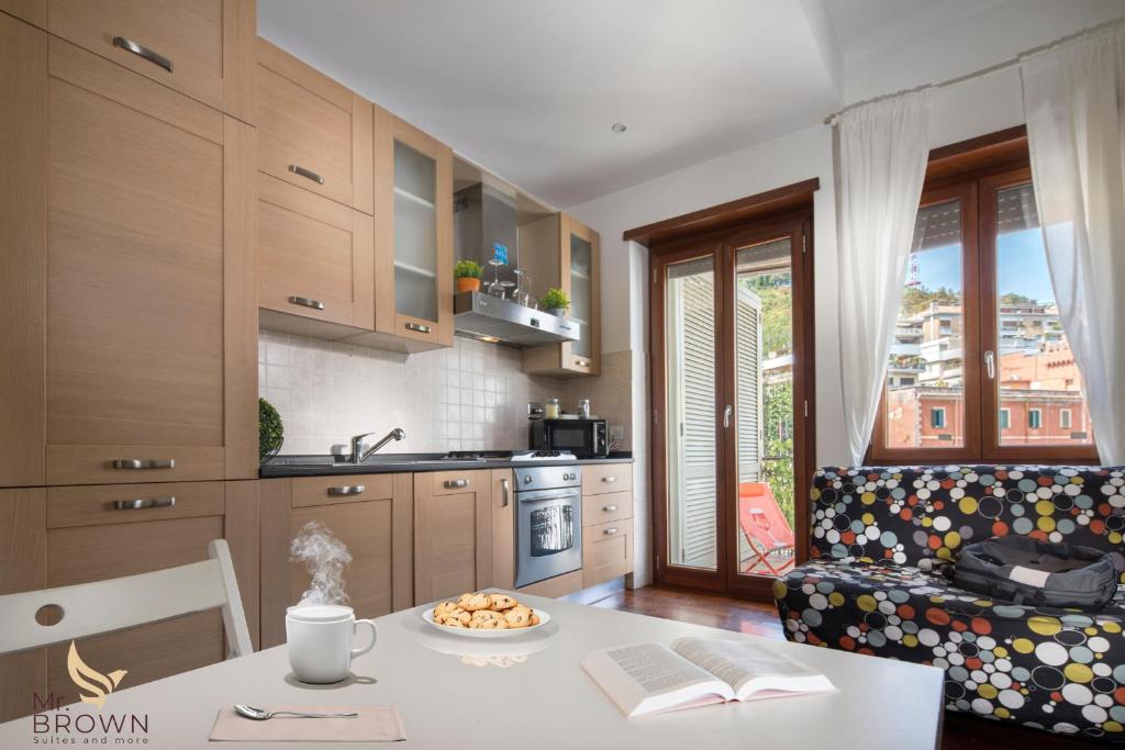 MrBrown - Vaticano Apartment