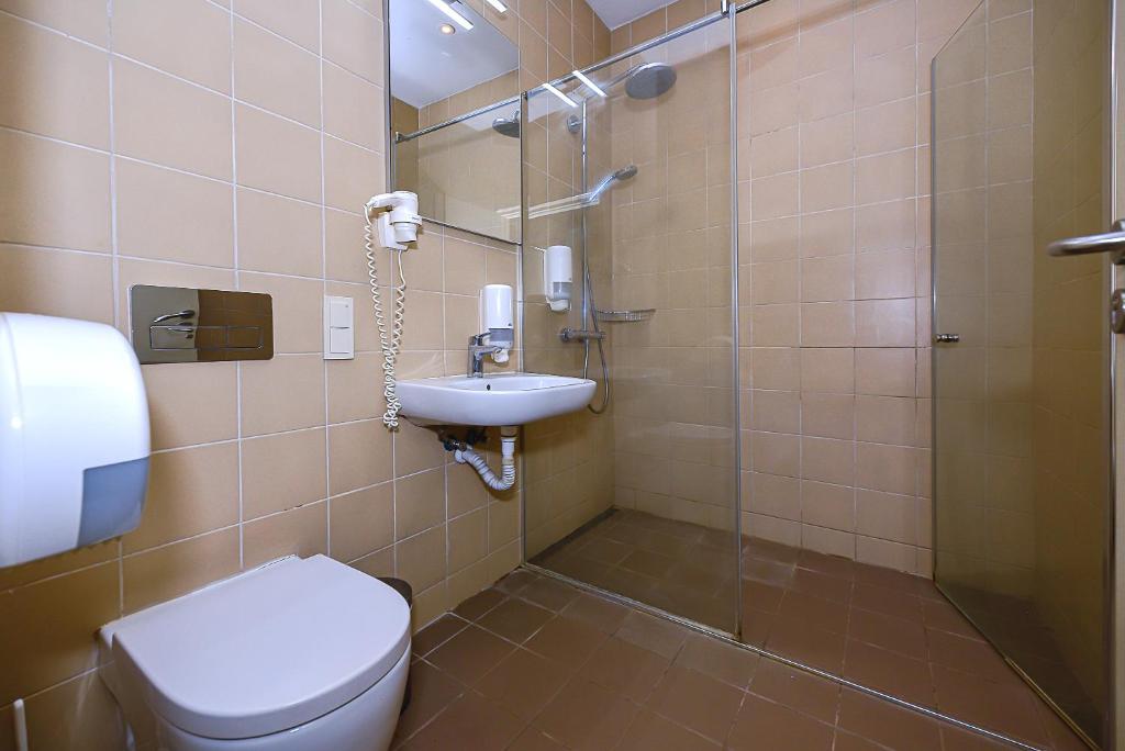 Koupelna v ubytování Nykščio Hostel
