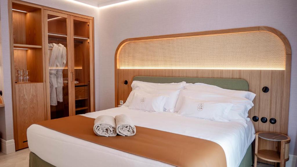 Postel nebo postele na pokoji v ubytování Alcázar Hotel Sóller