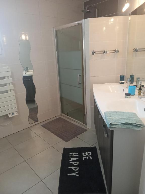 Koupelna v ubytování Maison avec piscine, Ker Animheart
