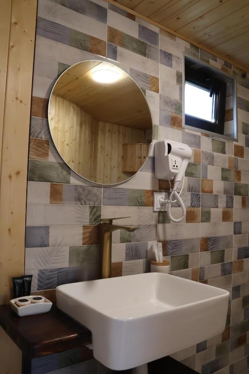 Koupelna v ubytování Glamping EmeralD