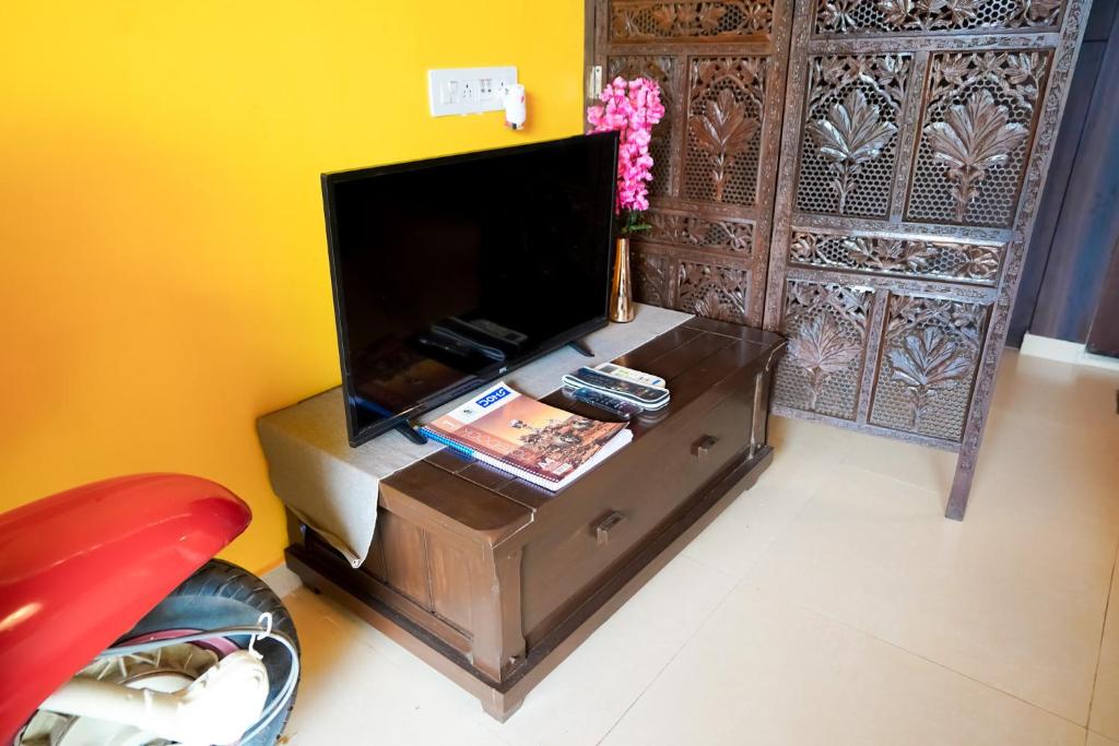 Televiisor ja/või meelelahutuskeskus majutusasutuses Hidden Haven - The Goan Getaway