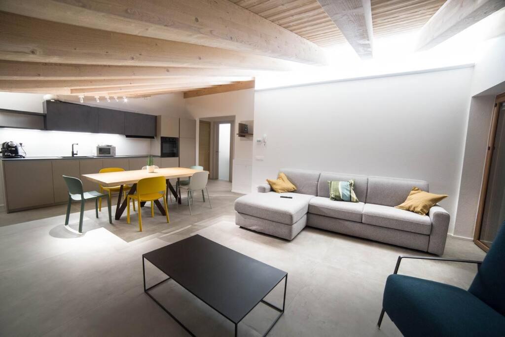 Η κουζίνα ή μικρή κουζίνα στο Nuova Luxury Suite Emilius - Panorama