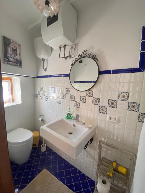A bathroom at Maison Dina