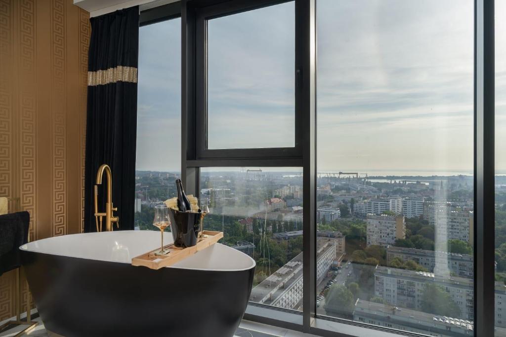 Hanza Tower Original 21st Floor- Sea and City-View - Resim 7