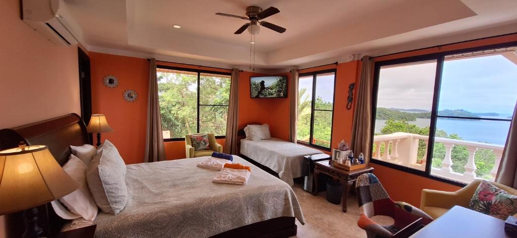 Boca Chica Bay Eco Lodge - 阁楼女王套房与海洋和丛林景观