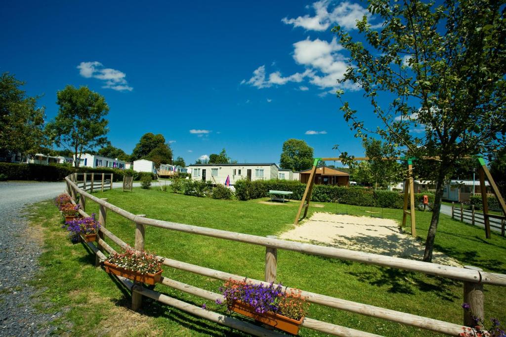 Zahrada ubytování Camping Officiel Siblu Domaine de Litteau