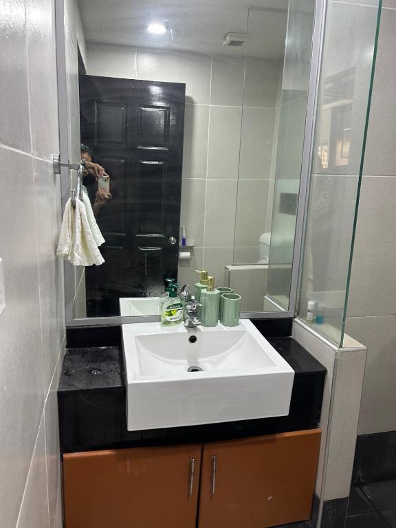 Koupelna v ubytování 2 Bedroom Apartment in Suva City