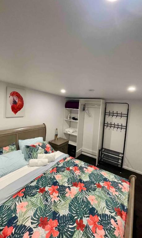 Postel nebo postele na pokoji v ubytování Tiny Home in Mosgiel