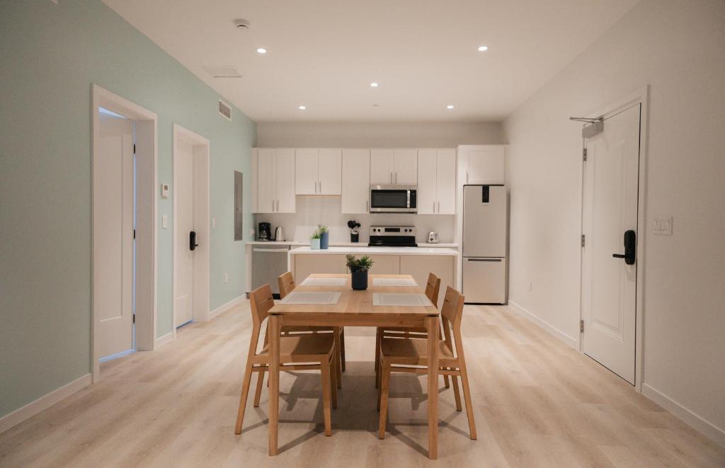 Governors Village - 1,2,3 & 4 Bedroom Apartments on Seven Mile Beach Corridor photo