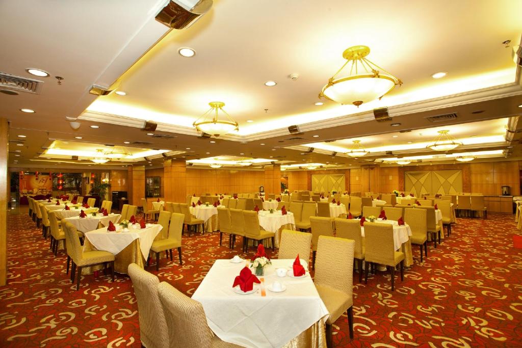 Restaurace v ubytování Liuhua Hotel