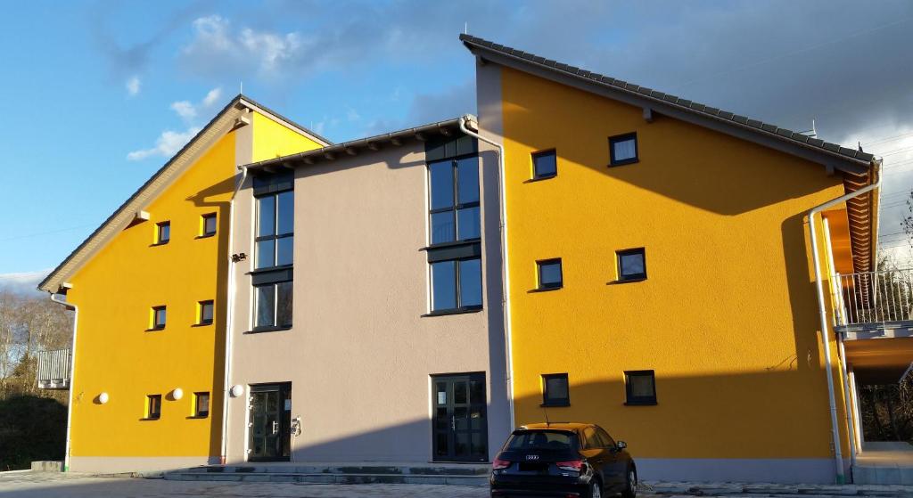 Budova, kde se aparthotel nachází