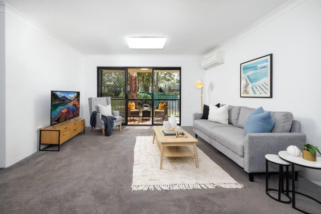 Foto de la galeria de Spacious 3BR Apt in Marsfield Near MQ Uni & Centre a Sydney