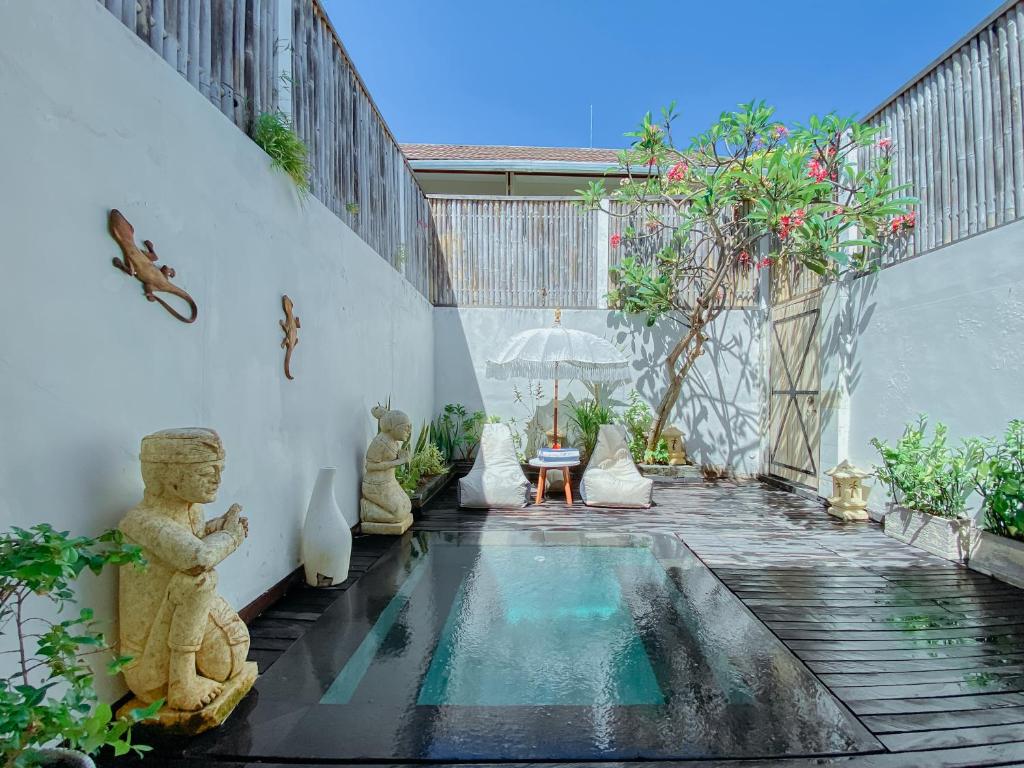 The Beach House Resort - 13