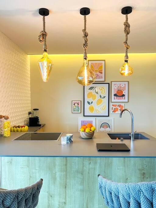 Fotografie z fotogalerie ubytování Cheerful Lemon Condo v destinaci Baie Nettle