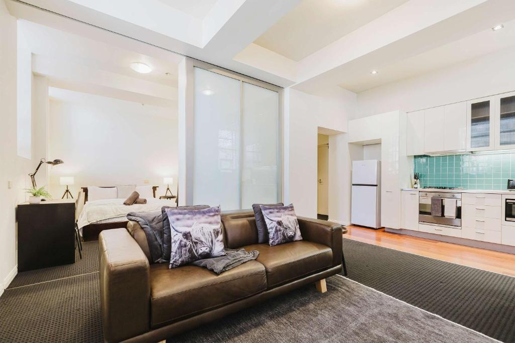 O bucătărie sau chicinetă la 1 Bedroom apartment in Melbourne city with carpark