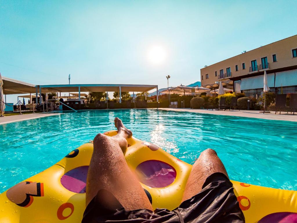 Bazén v ubytování Kora Park Resort nebo v jeho okolí