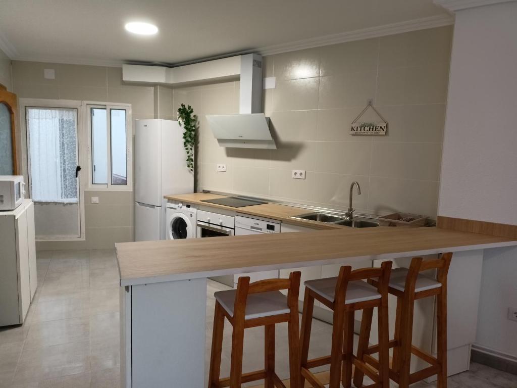 Kuchyň nebo kuchyňský kout v ubytování Piso Turístico Arévalo