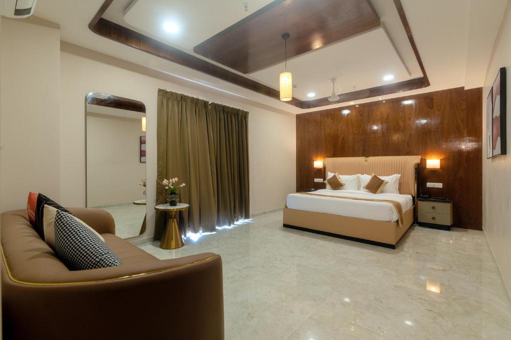 Giường trong phòng chung tại VITS Satyajeet Karad