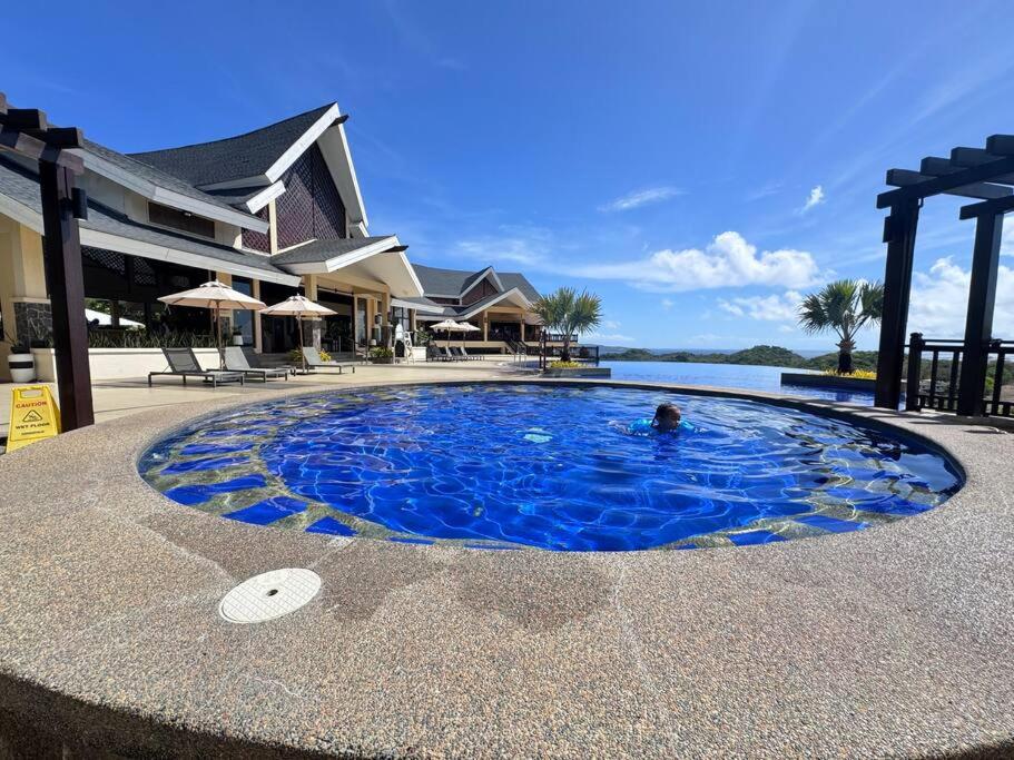 Kolam renang di atau dekat dengan Alta Vista De Boracay, Loft 304