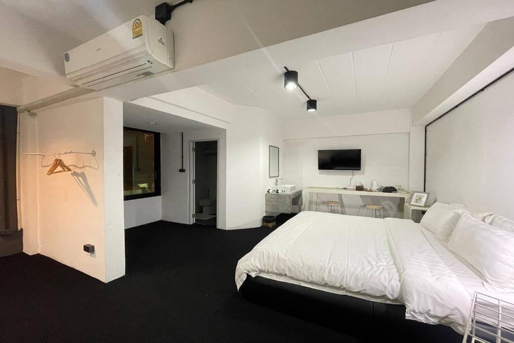 BW Studios thai art style - Quadruple Chambre