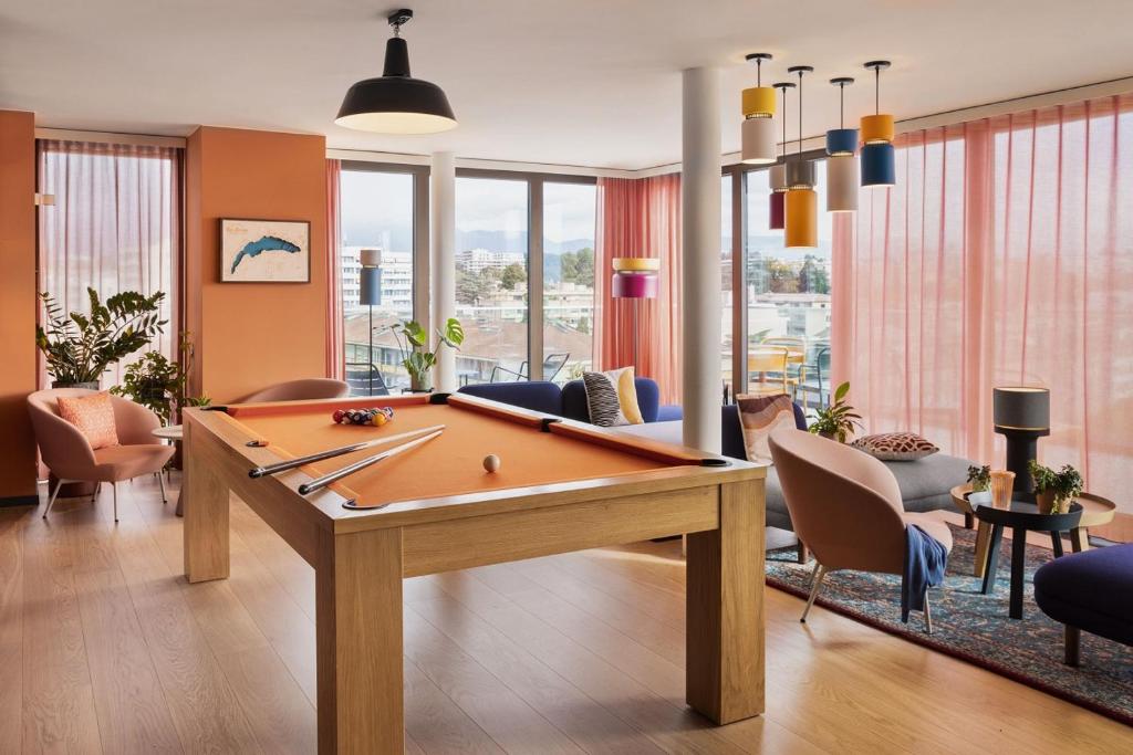 Stay KooooK Geneva City - Online Check In - Resim 5