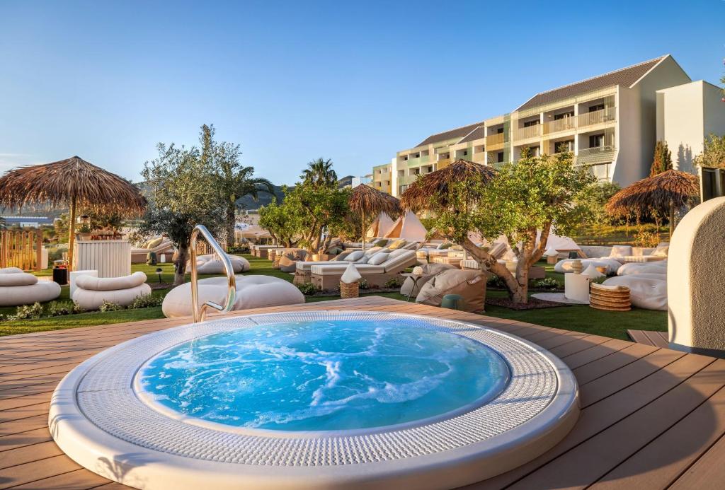 Bazén v ubytování Valamar Lacroma Hotel nebo v jeho okolí