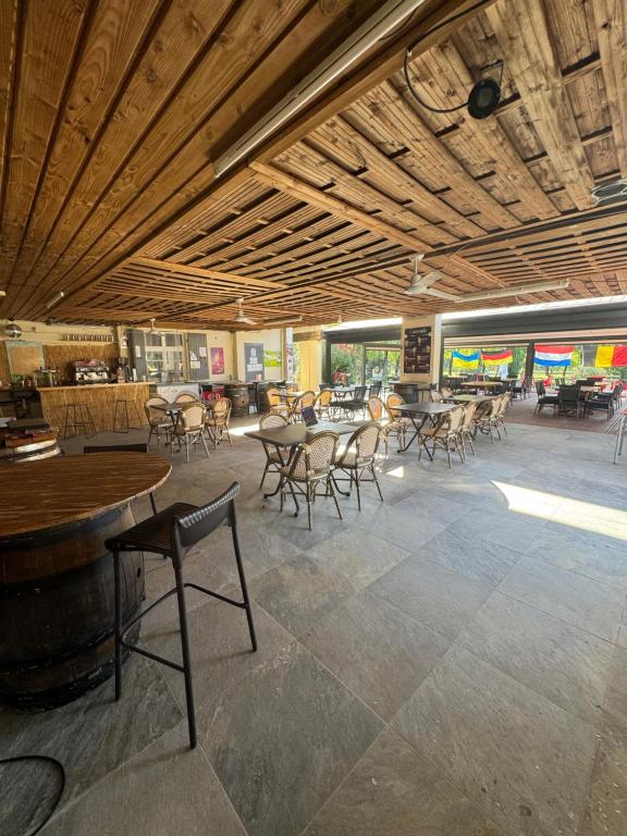 Restaurace v ubytování Camping Le Mas Sud Ardèche