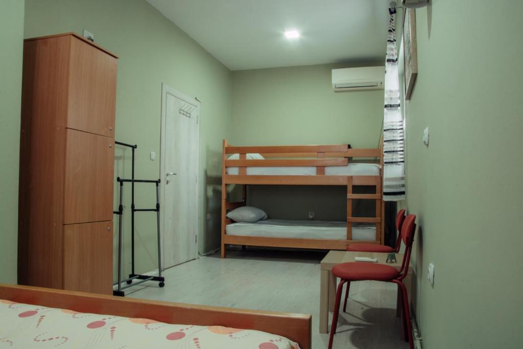 Postel nebo postele na pokoji v ubytování Skopje Downtown Hostel