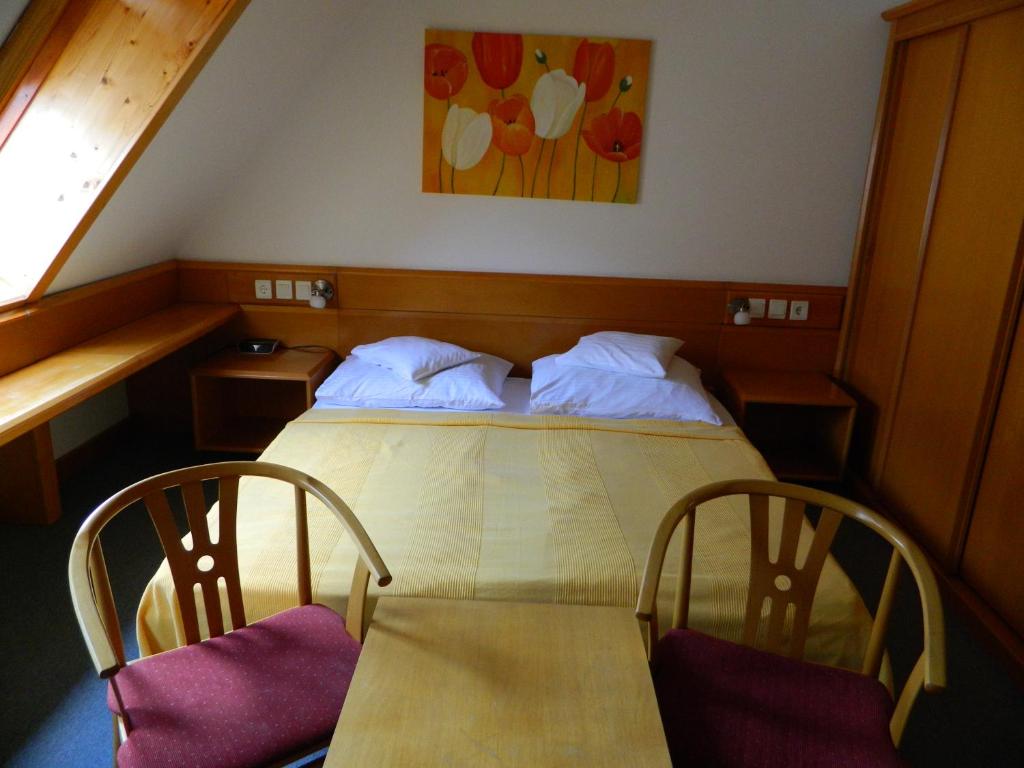 
Double Room with Extra Bed - Side Building
