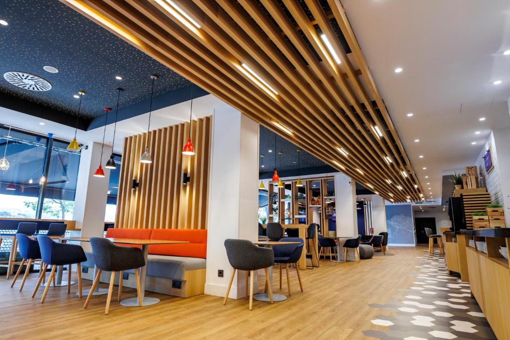 Restaurace v ubytování Holiday Inn Express Bilbao Airport by IHG