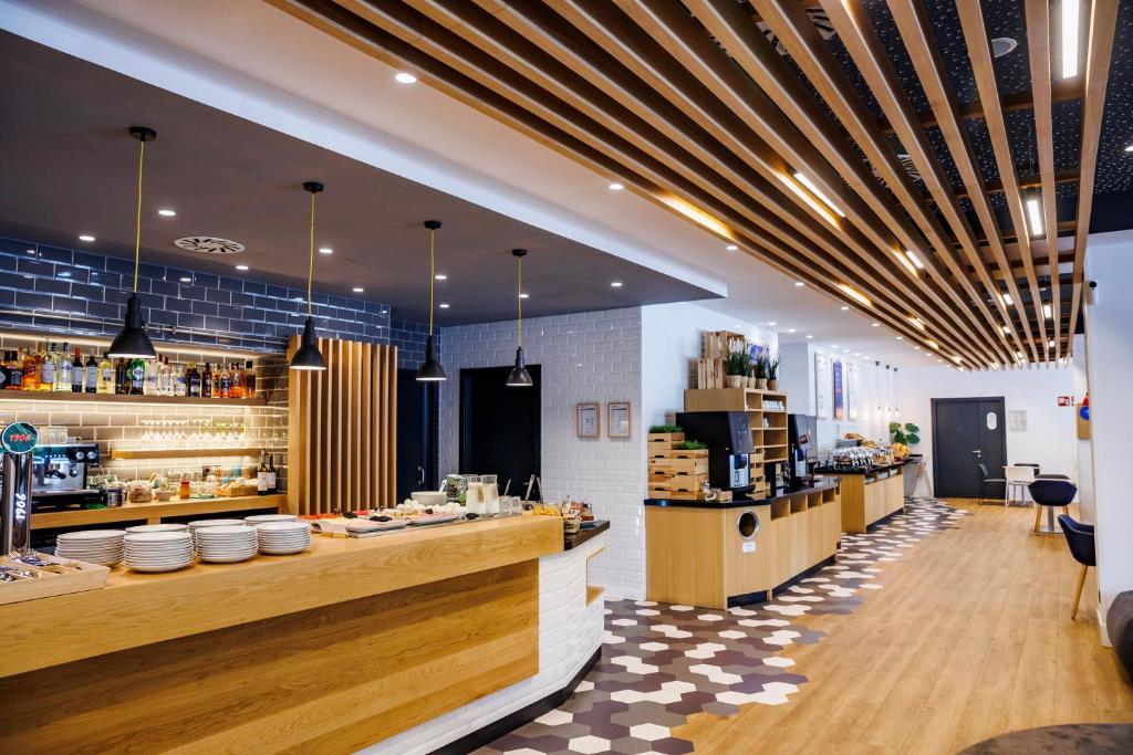 Nápoje v ubytování Holiday Inn Express Bilbao Airport by IHG