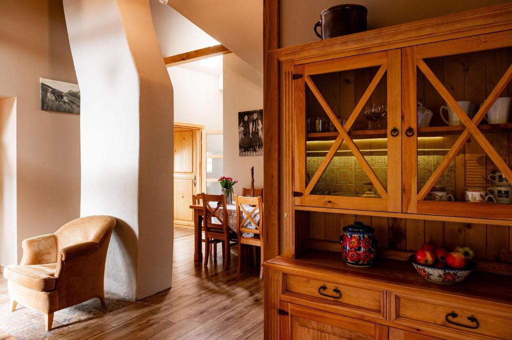 Posedenie v ubytovaní Apartament nad Potokiem Sauna, Jacuzzi, SPA