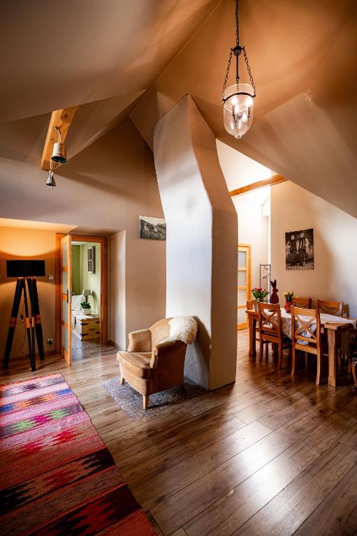 Posedenie v ubytovaní Apartament nad Potokiem Sauna, Jacuzzi, SPA