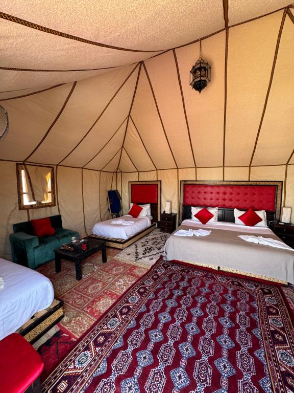 Postel nebo postele na pokoji v ubytování Super Luxury camp