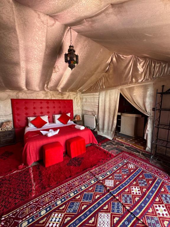 Postel nebo postele na pokoji v ubytování Super Luxury camp