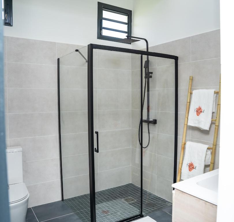 Koupelna v ubytování Kaz Corail Villa exceptionnelle