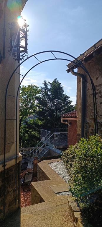 Ogród w obiekcie Gîte de charme atypique vue panoramique