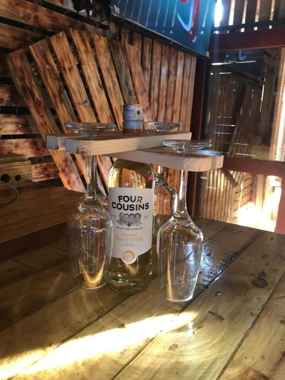 Nápoje v ubytování Highway 24 Lounge Masaka