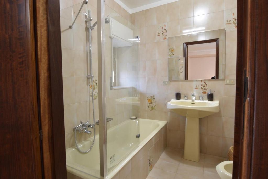 Koupelna v ubytování A Rua Camera con bagno privato vicino al Duomo