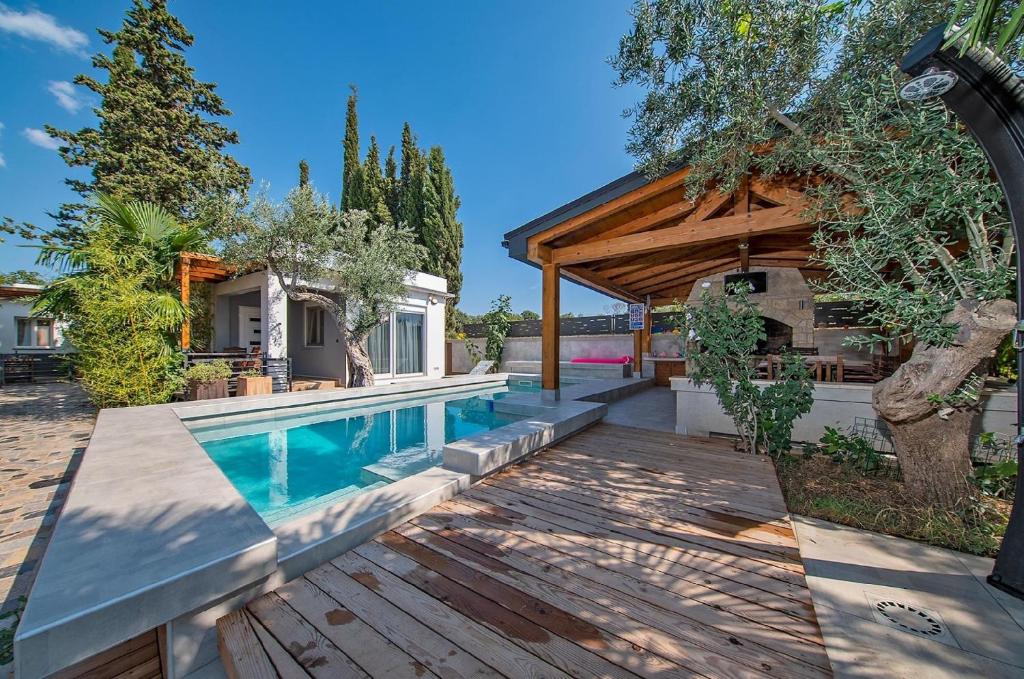 Bazén v ubytování Ferienwohnung für 2 Personen ca 22 qm in Peroj, Istrien Istrische Riviera nebo v jeho okolí